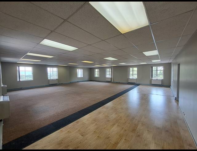 218M² OFFICE TO LET IN HYDE PARK